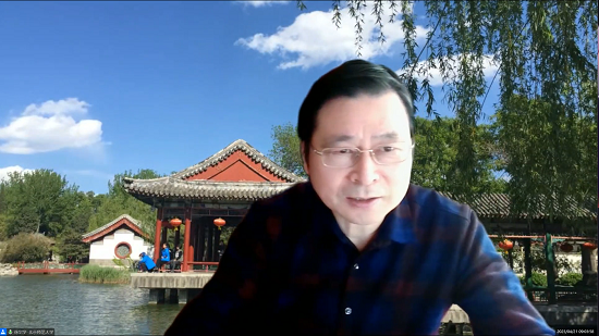 图3 徐宗学教授主持会议.png